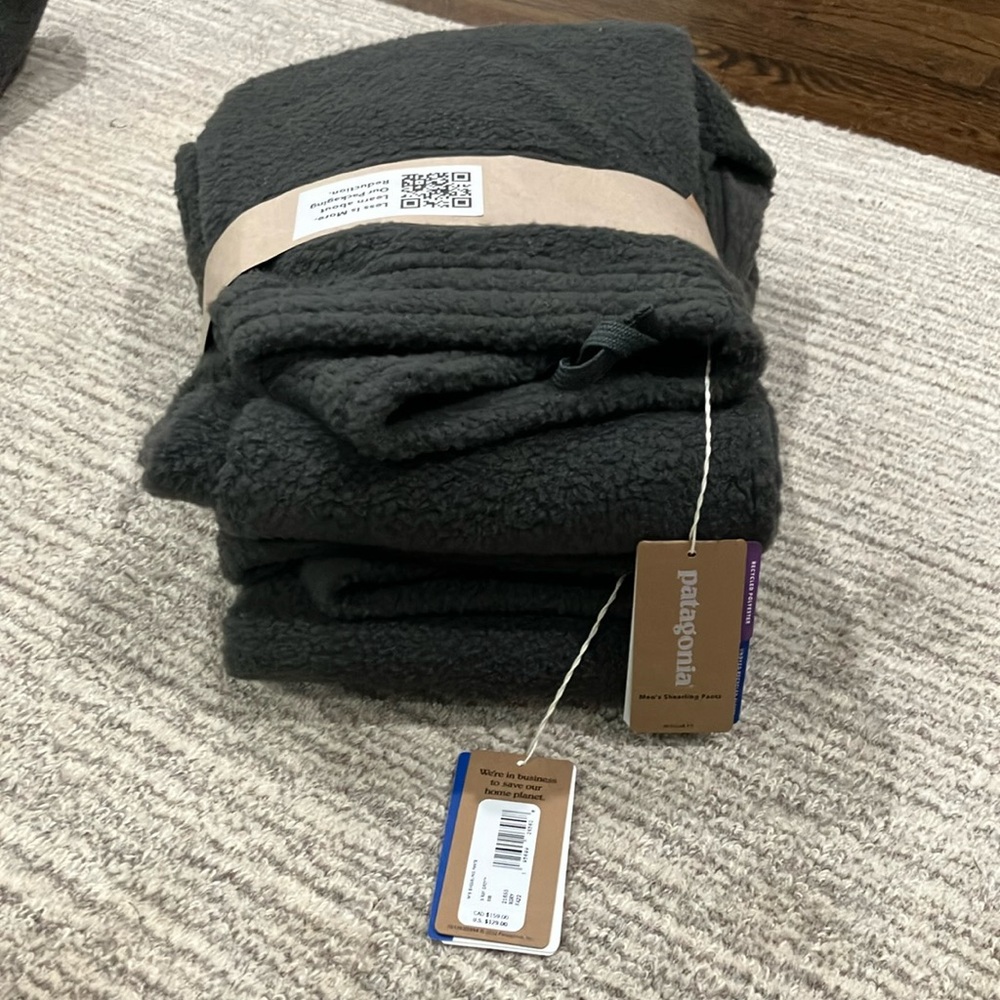 authentic Patagonia men’s shearling pants sz XXS